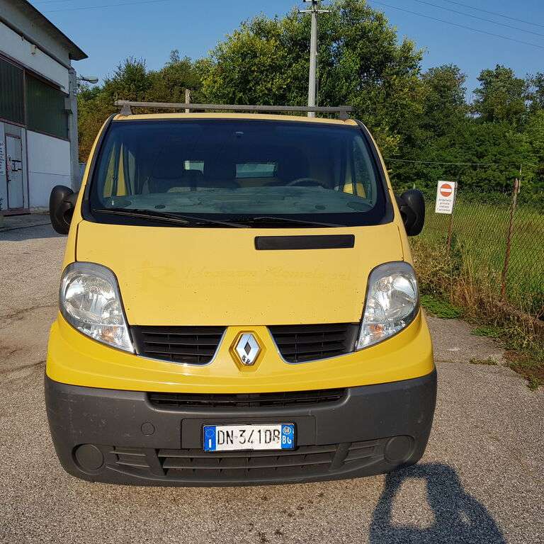 RENAULT Trafic 2.0 Kastenwagen - Photo 2