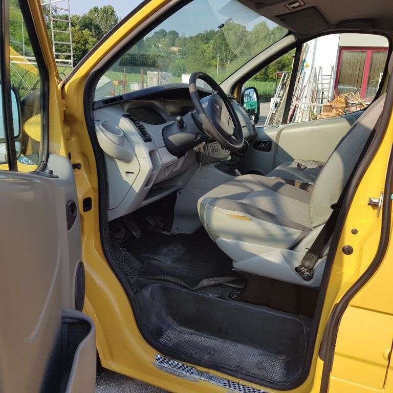 RENAULT Trafic 2.0 Kastenwagen - Photo 8