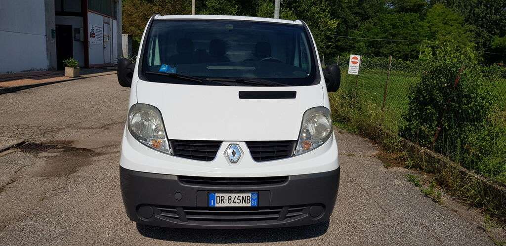 RENAULT Trafic 2.0 Kastenwagen - Photo 2
