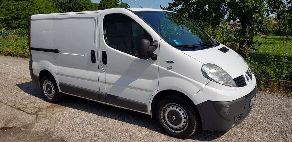 RENAULT Trafic 2.0 Kastenwagen - Photo 3