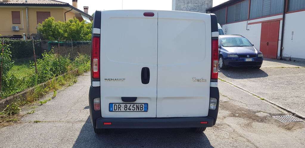 RENAULT Trafic 2.0 Kastenwagen - Photo 5
