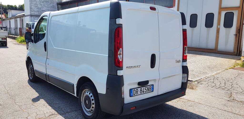RENAULT Trafic 2.0 Kastenwagen - Photo 6