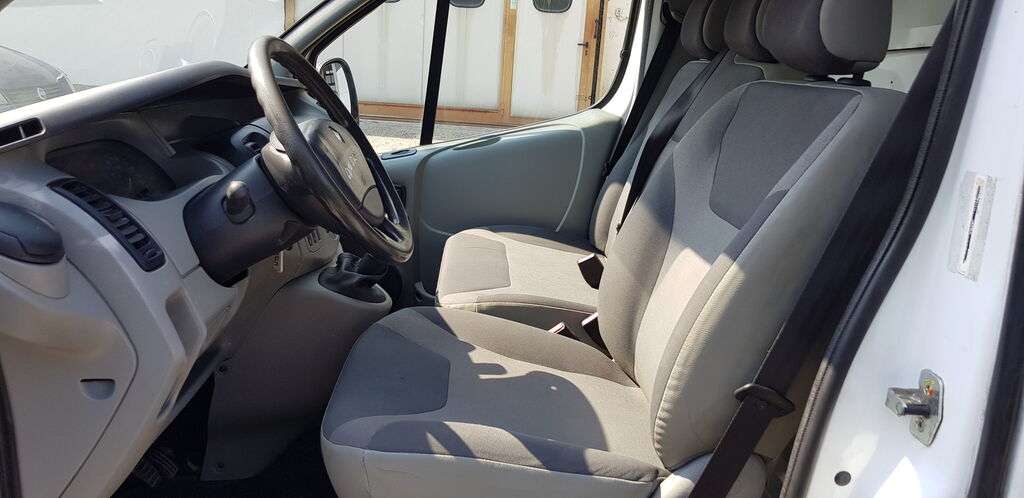 RENAULT Trafic 2.0 Kastenwagen - Photo 7
