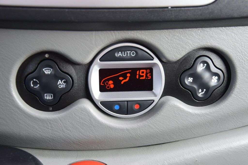RENAULT Trafic 2.0 dCi 115pk L1H1 Black Edition Automaat 03-2014 Kastenwagen - Photo 12