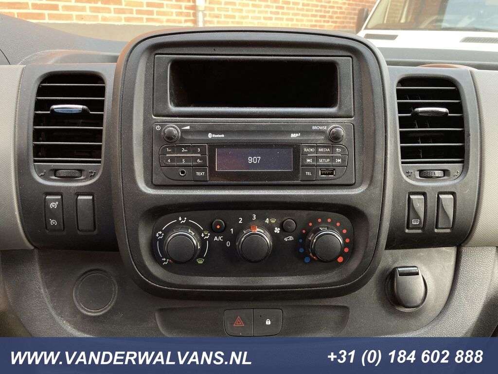 RENAULT Trafic 1.6dCi L1H1 Airco, imperiaal, trekhaak, cruise, pdc, bijr Kastenwagen - Photo 16