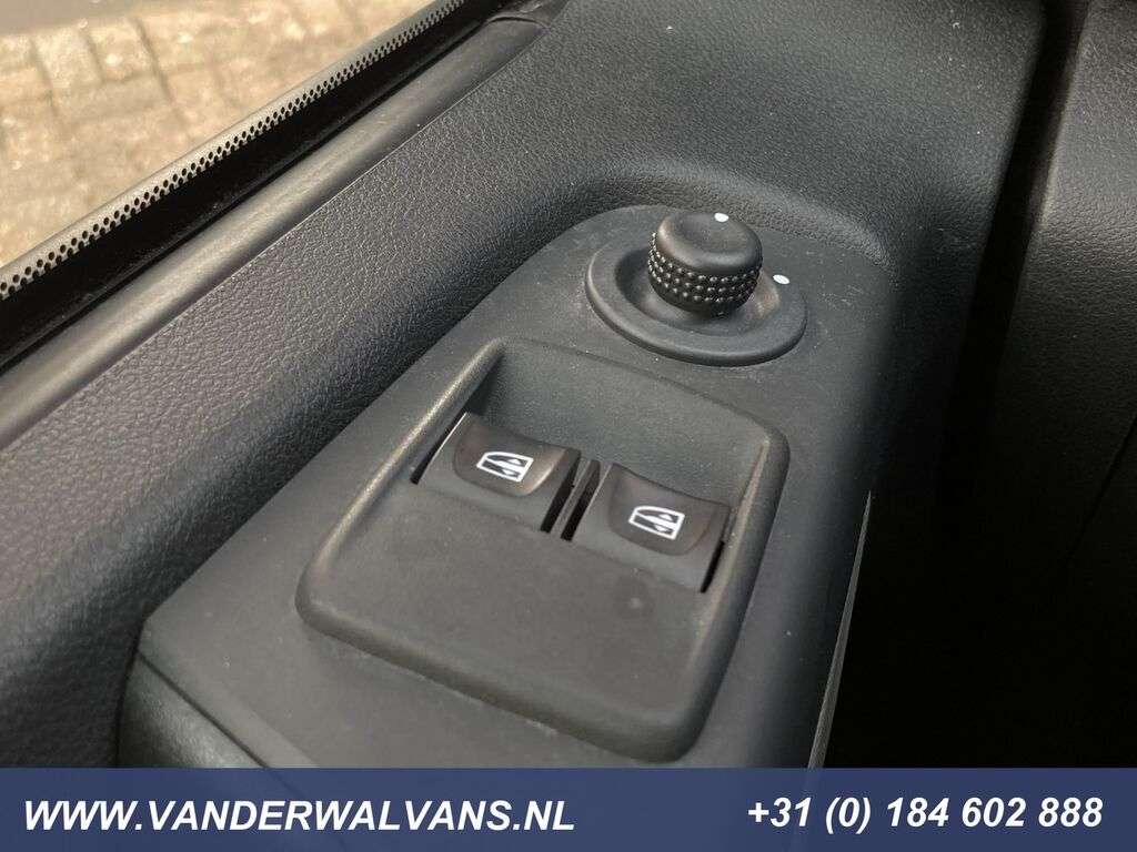 RENAULT Trafic 1.6dCi L1H1 Airco, imperiaal, trekhaak, cruise, pdc, bijr Kastenwagen - Photo 17