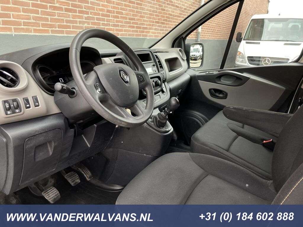 RENAULT Trafic 1.6dCi L1H1 Airco, imperiaal, trekhaak, cruise, parkeerse Kastenwagen - Photo 6