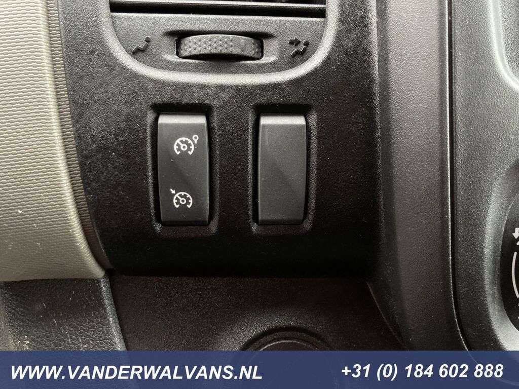 RENAULT Trafic 1.6dCi L1H1 Airco, imperiaal, trekhaak, cruise, parkeerse Kastenwagen - Photo 8