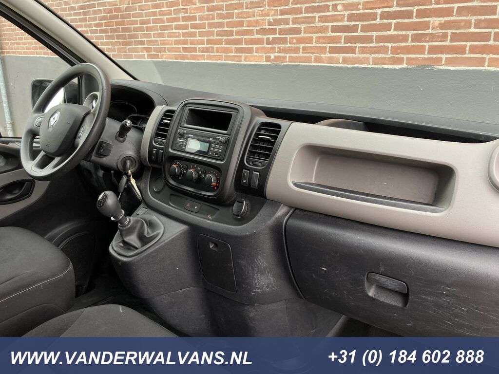 RENAULT Trafic 1.6dCi L1H1 Airco, imperiaal, trekhaak, cruise, parkeerse Kastenwagen - Photo 10