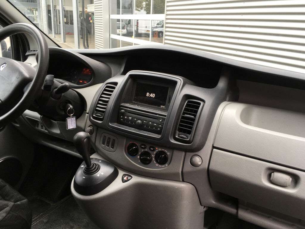 RENAULT Trafic 2.0 dCi Aut. Black Edition Navi/PDC/Airco Kastenwagen - Photo 8