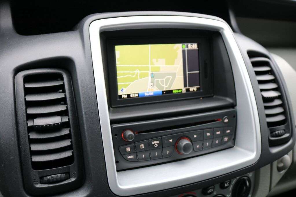 RENAULT Trafic 2.0 dCi L1 H1 Achterklep Imperiaal Trekhaak Airco Navigat Kastenwagen - Photo 17