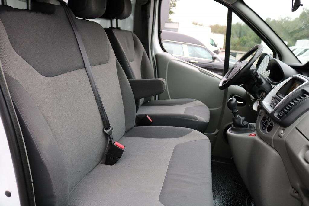 RENAULT Trafic 2.0 dCi L1 H1 Achterklep Imperiaal Trekhaak Airco Navigat Kastenwagen - Photo 25
